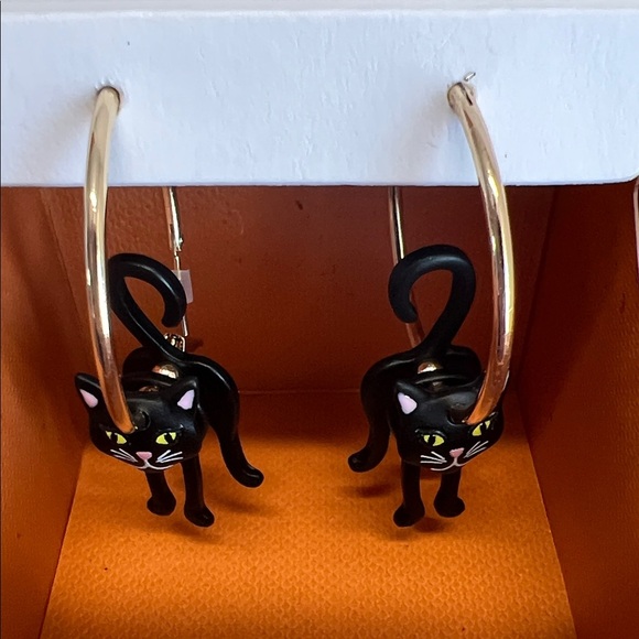True To Form | Black Cat Hoop Earrings - Picture 4 of 5